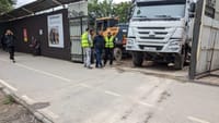 Стройкомпанию «Алим сервис» оштрафовали за грязные колеса спецтехники изображение публикации
