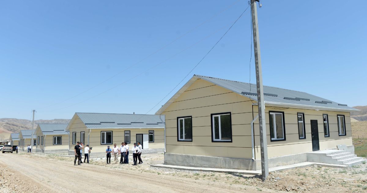 В Баткене после домов для пострадавших жителей, построят 31 дом для чиновников