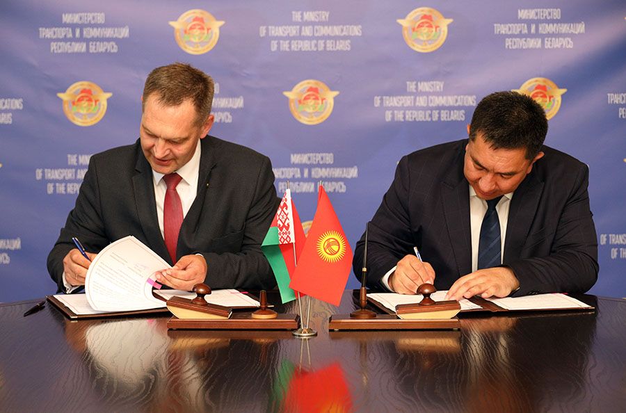 Кыргызстан и Беларусь отменили обязательные разрешения на перевозки автотранспортом