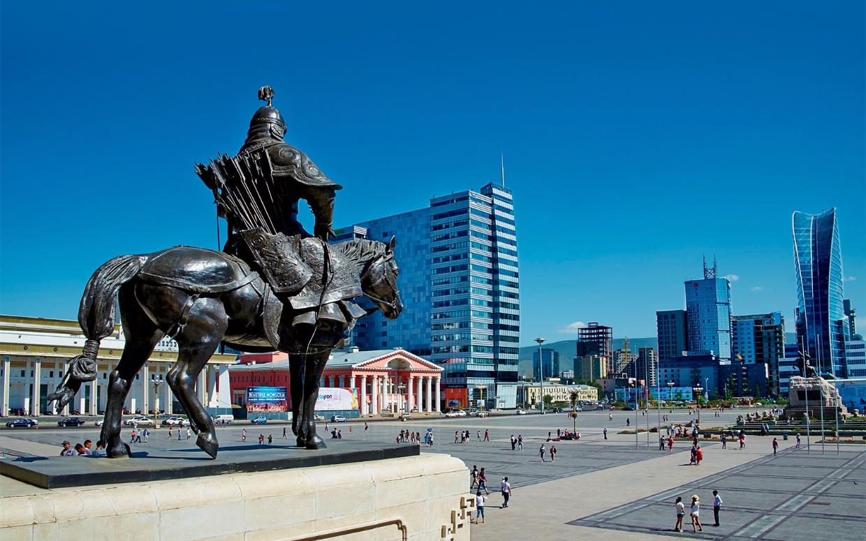 Садыр Жапаров отправился в Монголию - в рамках визита откроет посольство КР