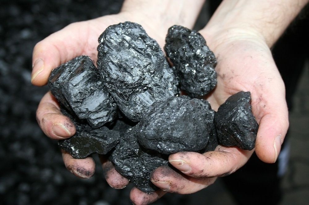 Мэрия столицы призывает бишкекчан запастись углем заранее, во избежание ажиотажа зимой