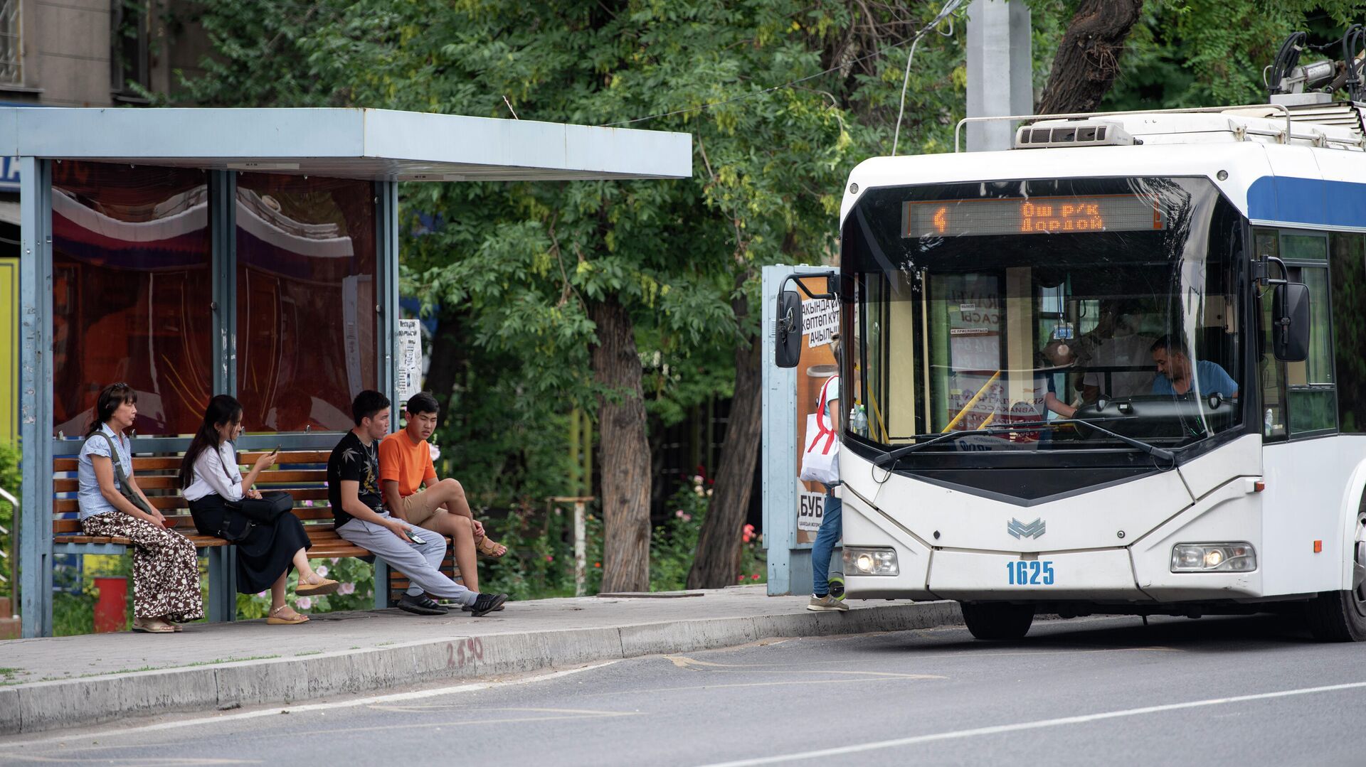 Заплатить за час и свободно делать пересадки – в Бишкеке хотят ввести новый тариф оплаты общественного транспорта