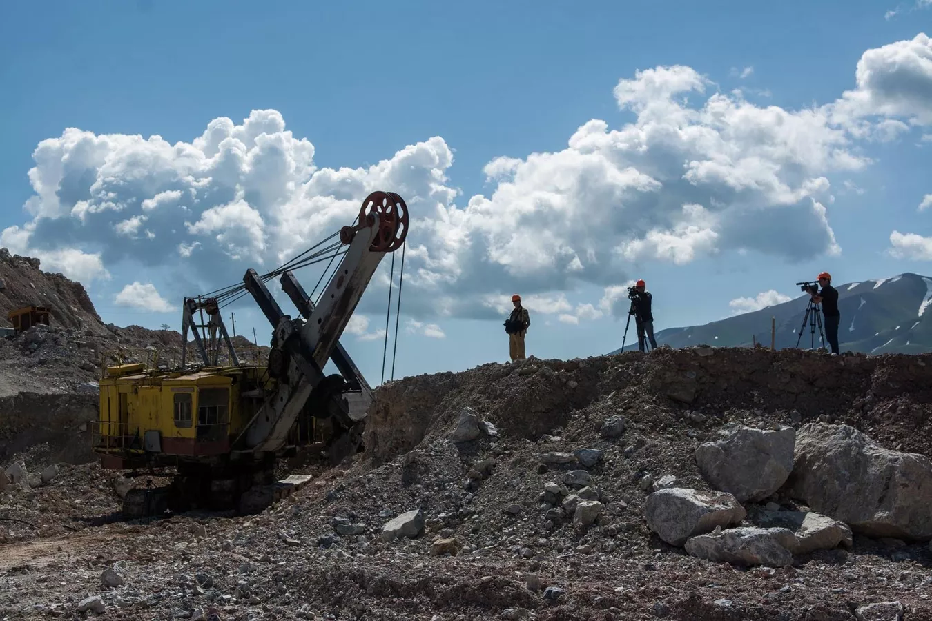 На Макмале возобновили добычу руды — приобрели новую технику (видео)