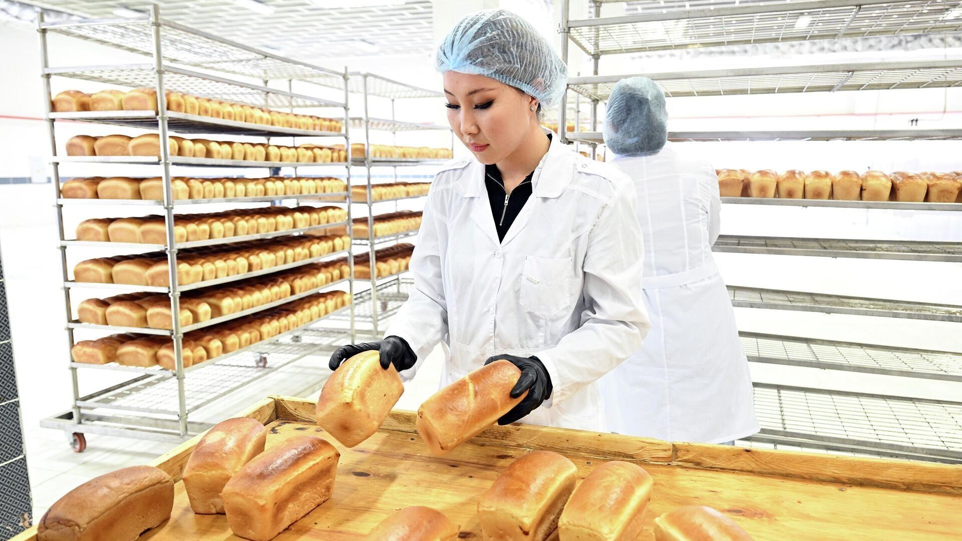 В столице соцучреждения обяжут покупать хлеб только у "Бишкекпекарни"