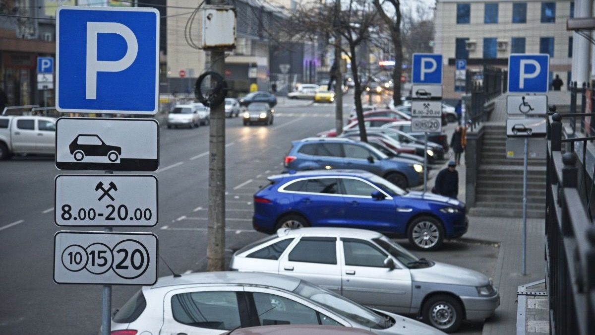 Парковка в столице будет стоить от 20 до 50 сомов в час