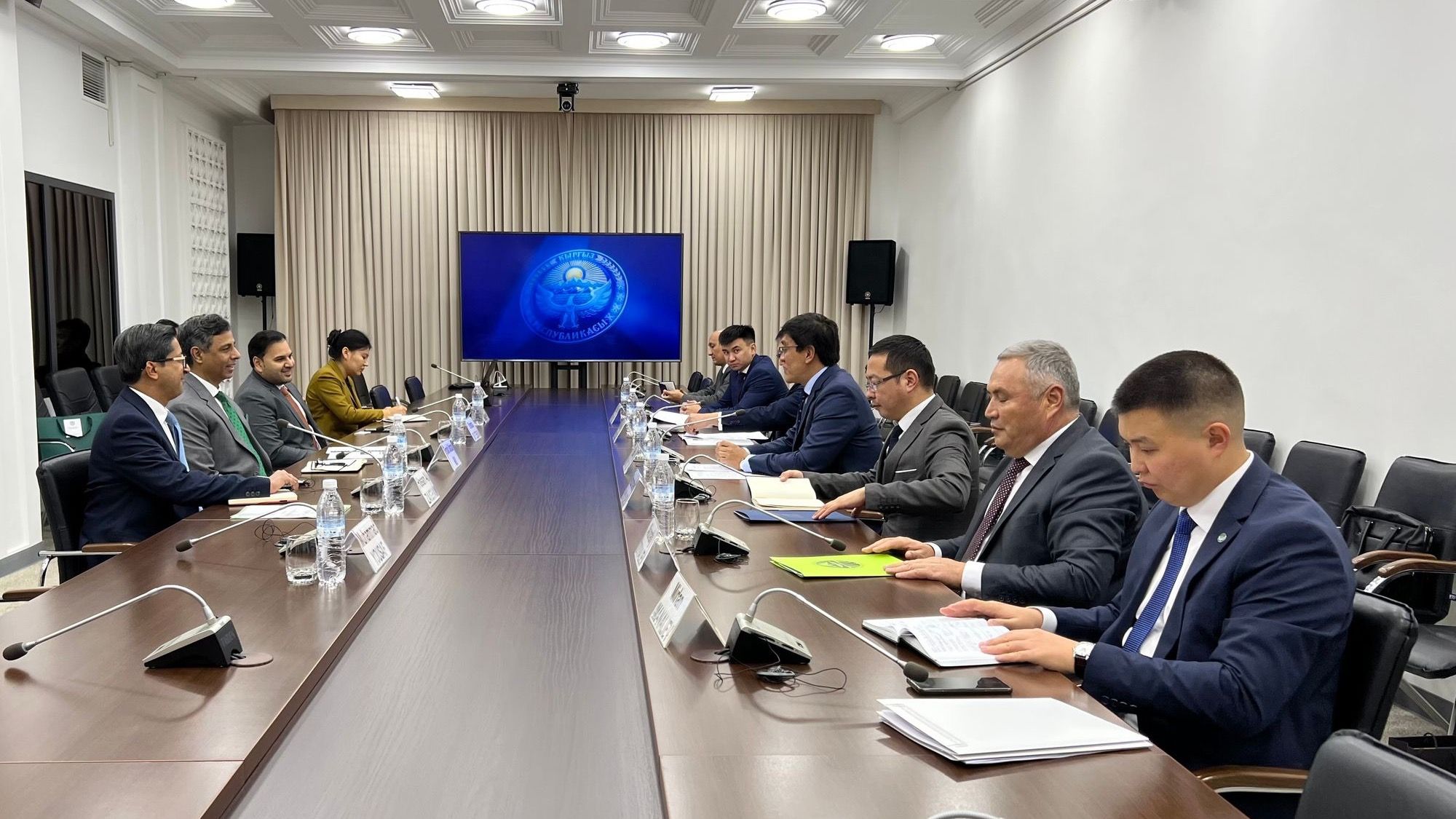 Кыргызстан предложил открыть в Бишкеке офис Национальной логистической корпорации Пакистана