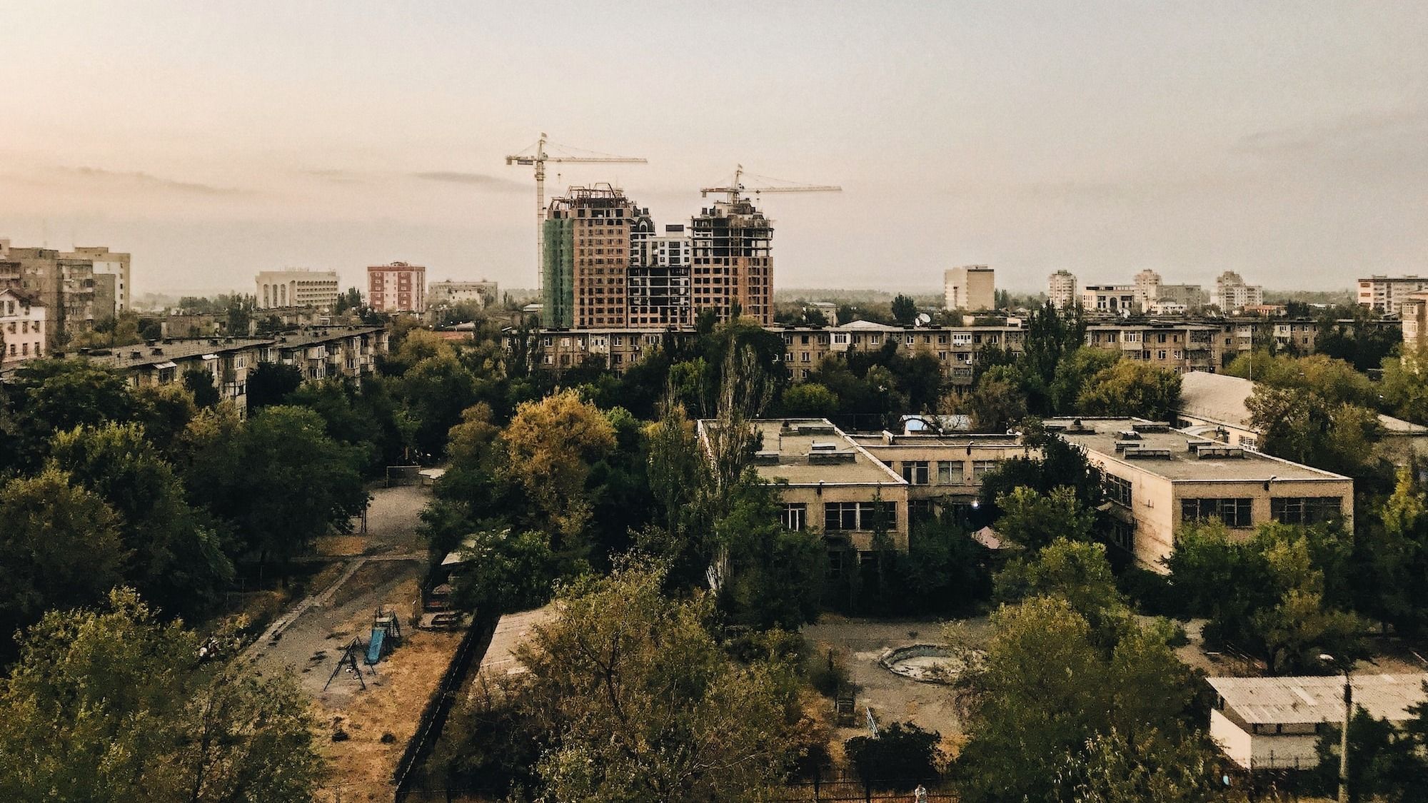 Бишкек не успевает за развитием строительной отрасли – Бишкекглавархитектура о проблемах коммуникаций