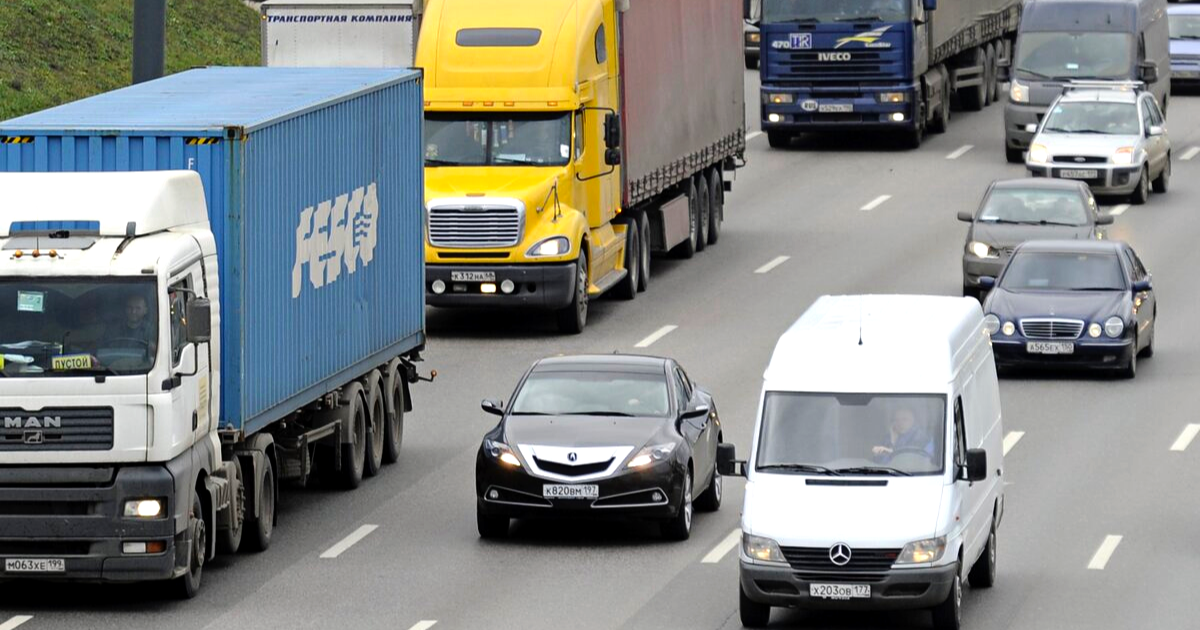 В КР хотят снизить сборы с грузовиков и маршруток за проезд по дорогам общего пользования
