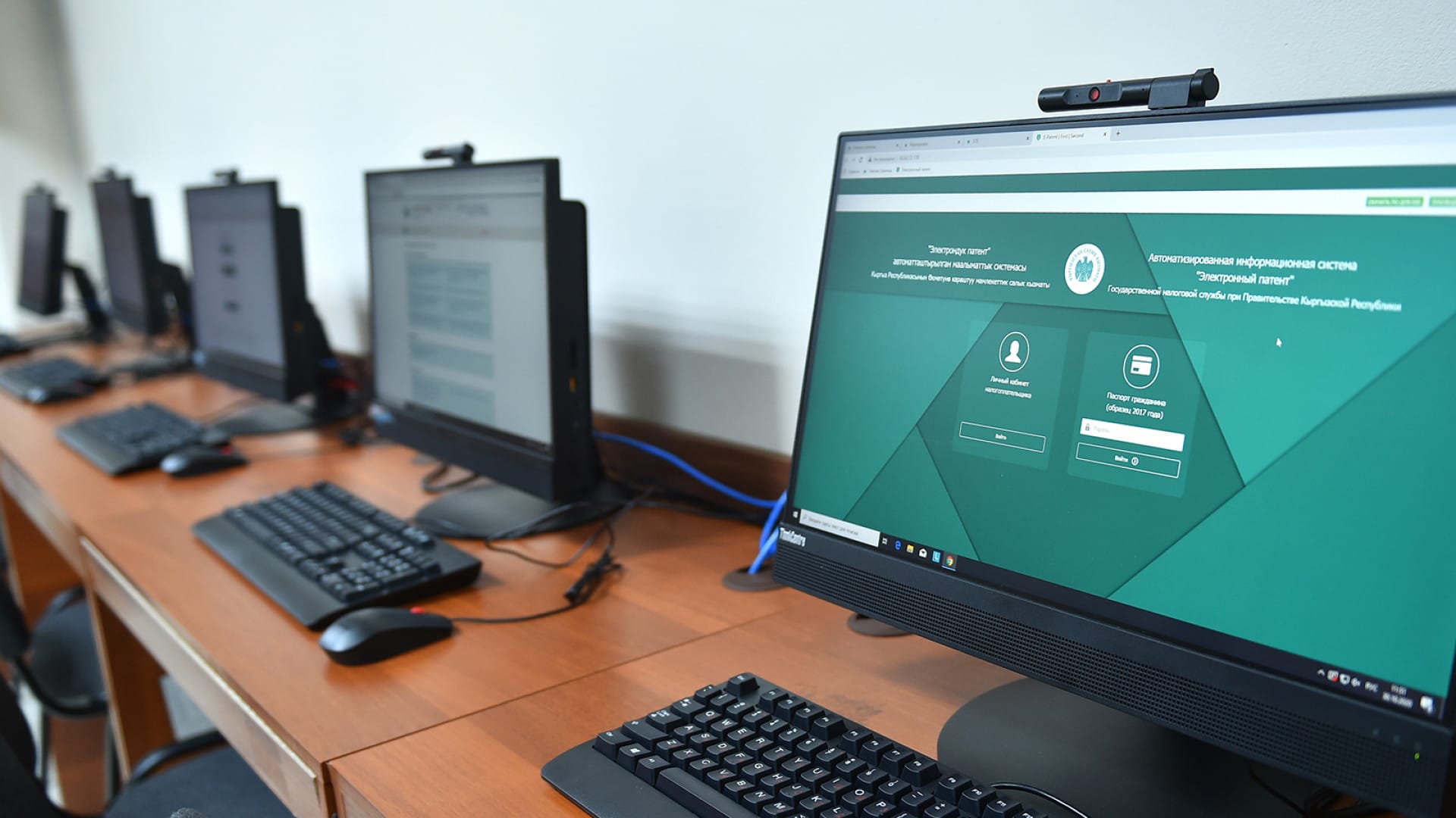 Меньше бюрократии – 14 тысяч кыргызстанцев получили справки о задолженности онлайн