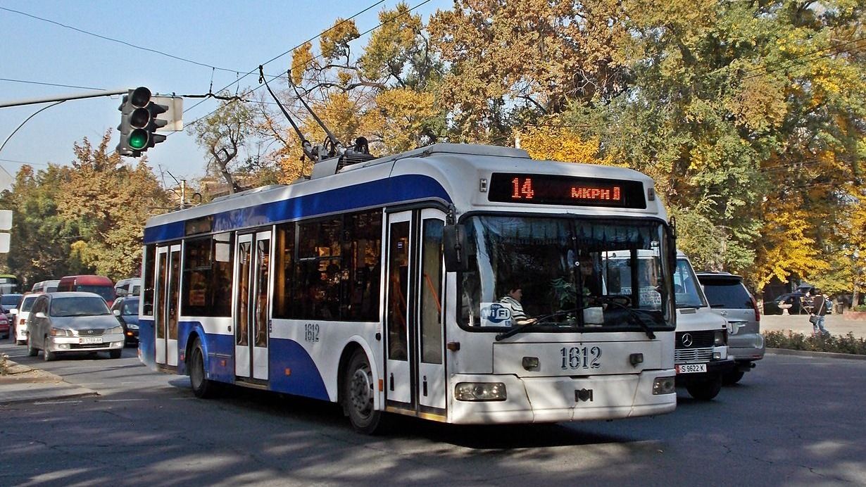 Наличные в городской транспорт в Бишкеке не вернули - мэрия решила обдумать меру еще раз