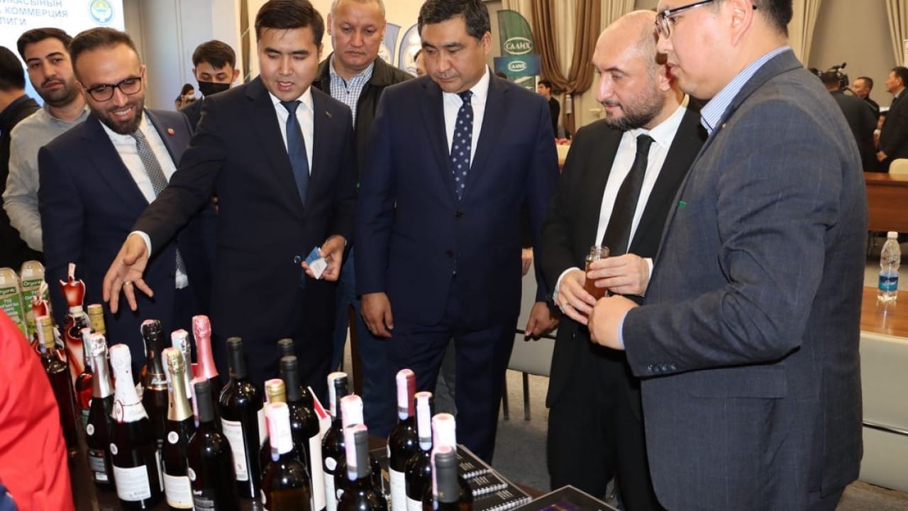 Кыргызстанские компании будут экспортировать товары в магазины Турции