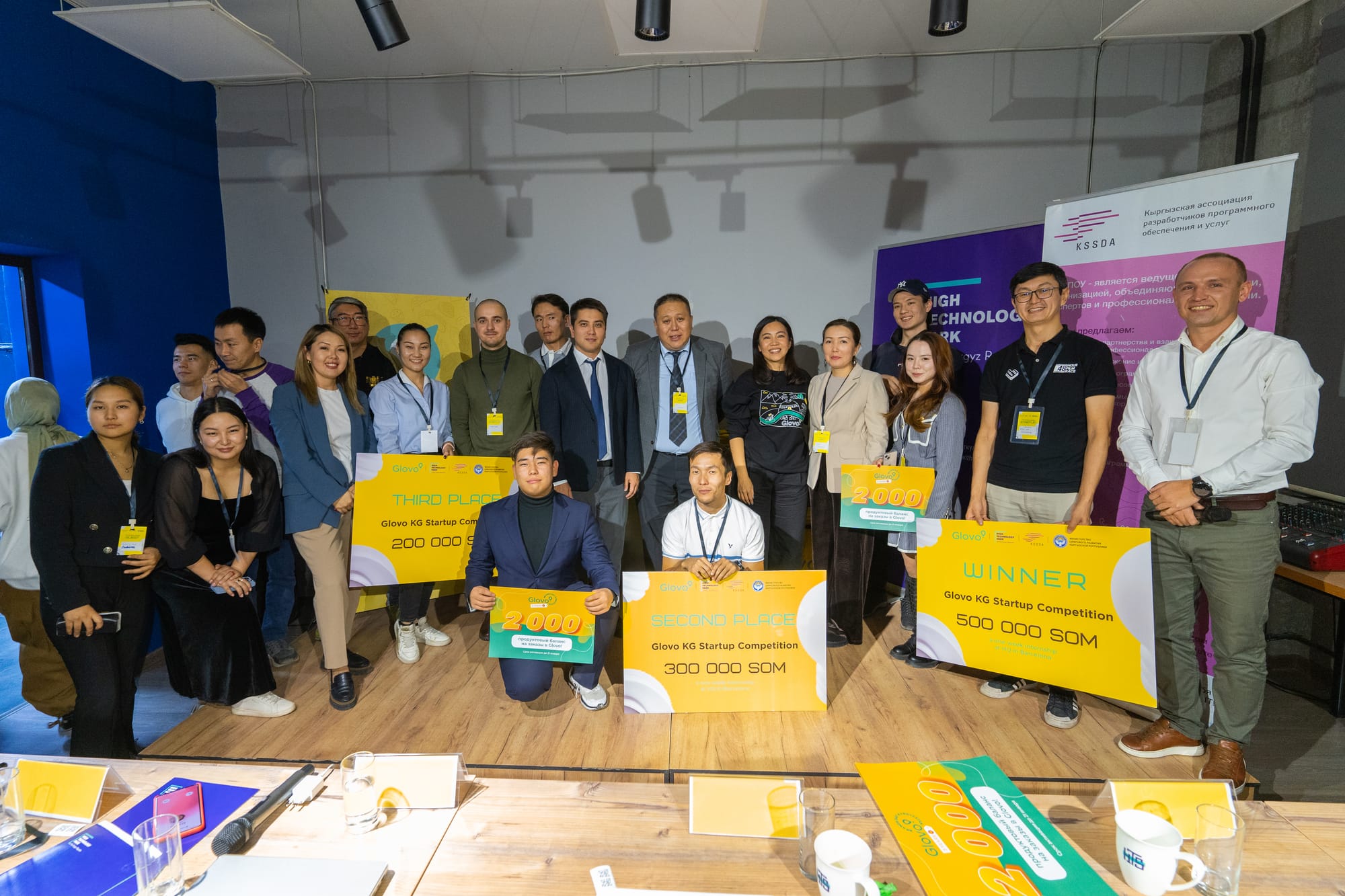 4 кыргызстанца-победителя в конкурсе стартапов от Glovo поедут на стажировку в Барселону