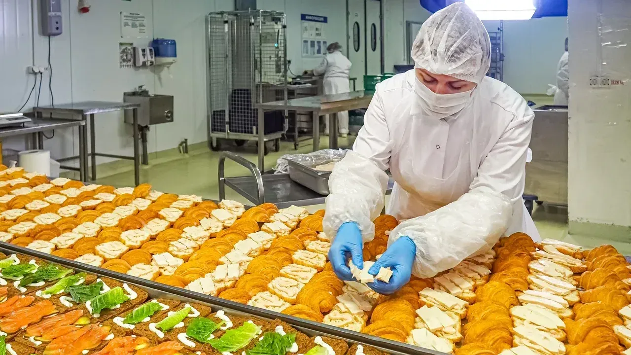 В Чуйской области открылся обновленный колбасный и хлебобулочный завод