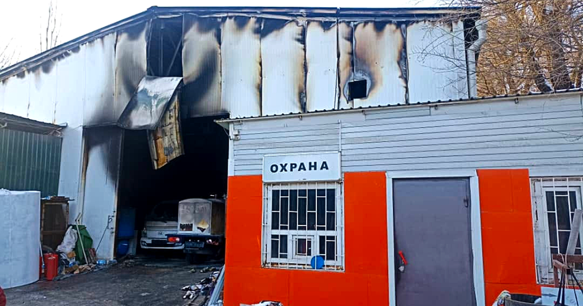 На заводе по производству металлоизделий в Чуйской области произошел пожар – его потушили