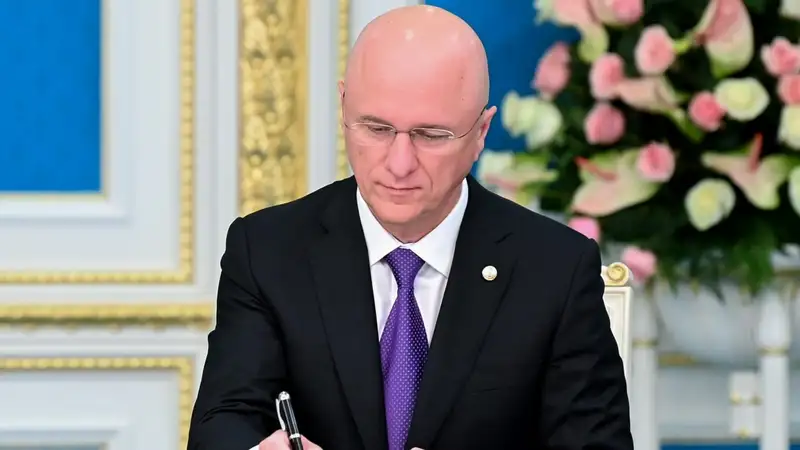 Правительство Казахстана ушло в отставку – и.о. премьера стал Роман Скляр