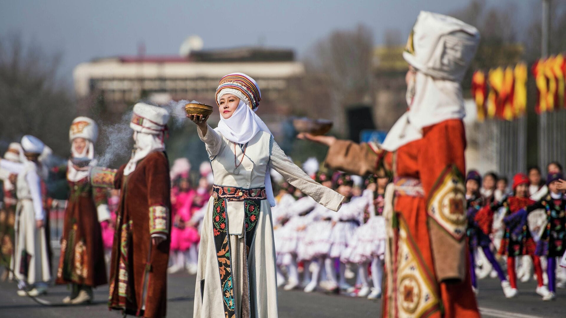 В связи с празднованием Нооруза в Бишкеке перекроют центральные улицы