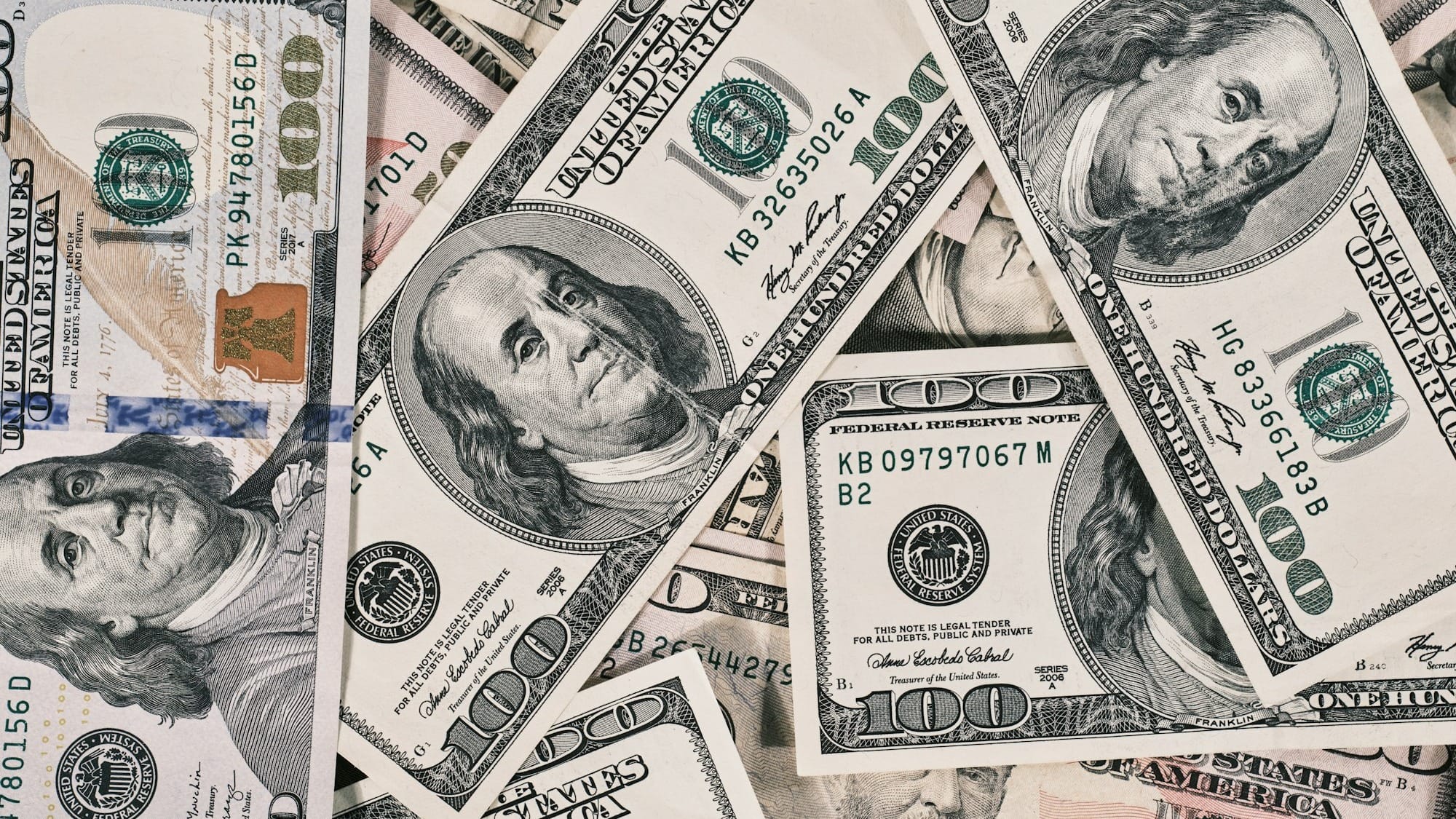 За прошедшую неделю комбанки КР купили на валютных торгах более $24 млн