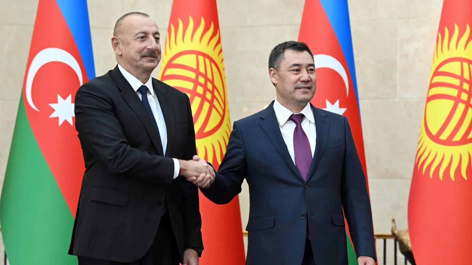 Садыр Жапаров посетит Азербайджан с государственным визитом