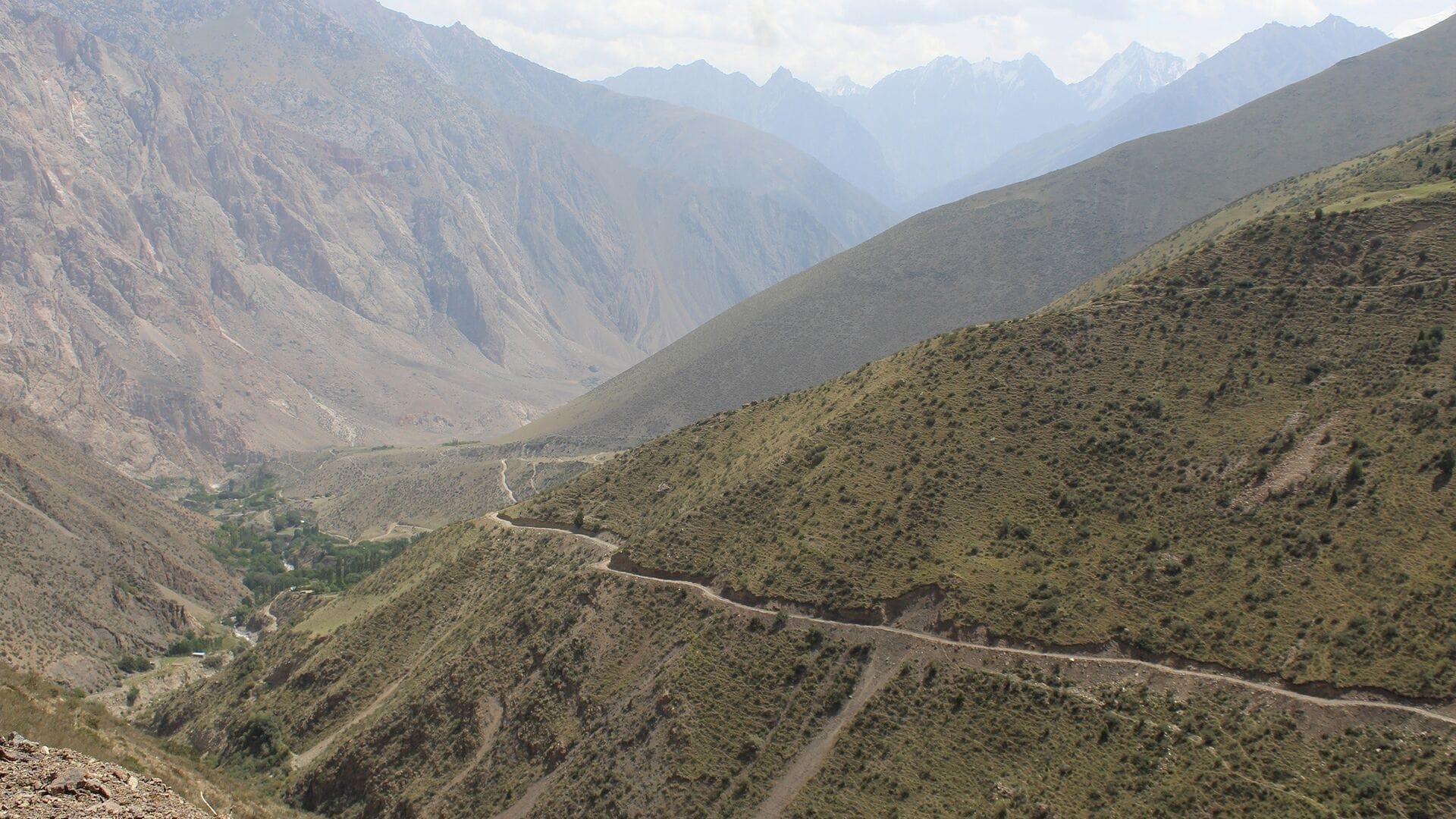 До отдаленного села Зардалы Баткенской области построят однополосную дорогу