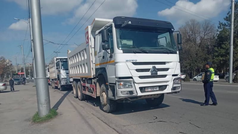 В Бишкеке четыре компании оштрафовали за нарушение запрета на движение грузовиков