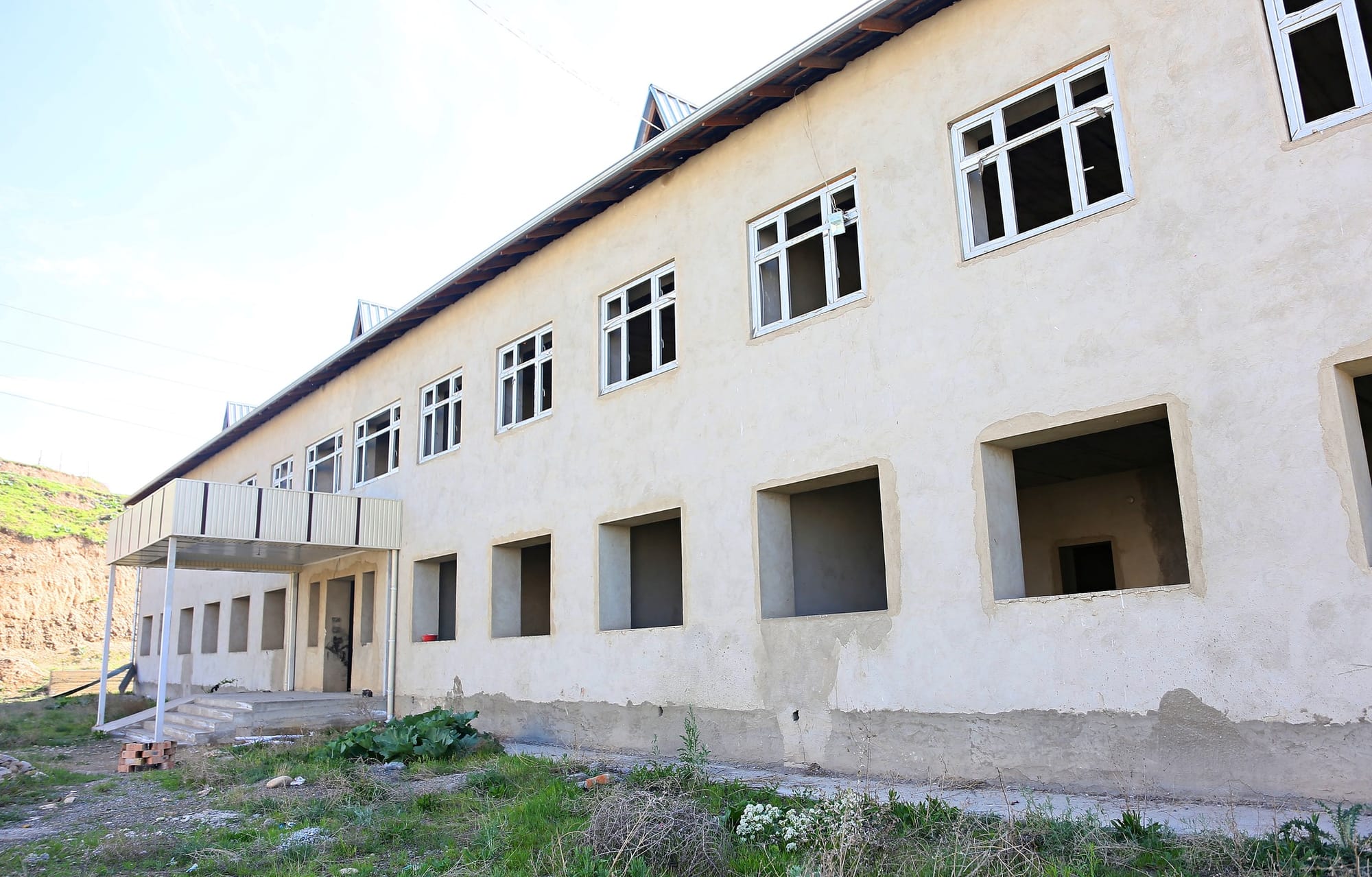В Оше возобновили строительство школы, которую не могли сдать в эксплуатацию почти 10 лет