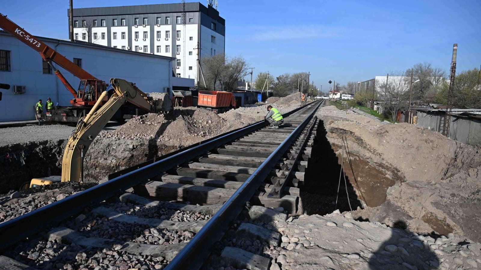 Как продвигается строительство новых трасс, соединяющих север и юг Бишкека – фото