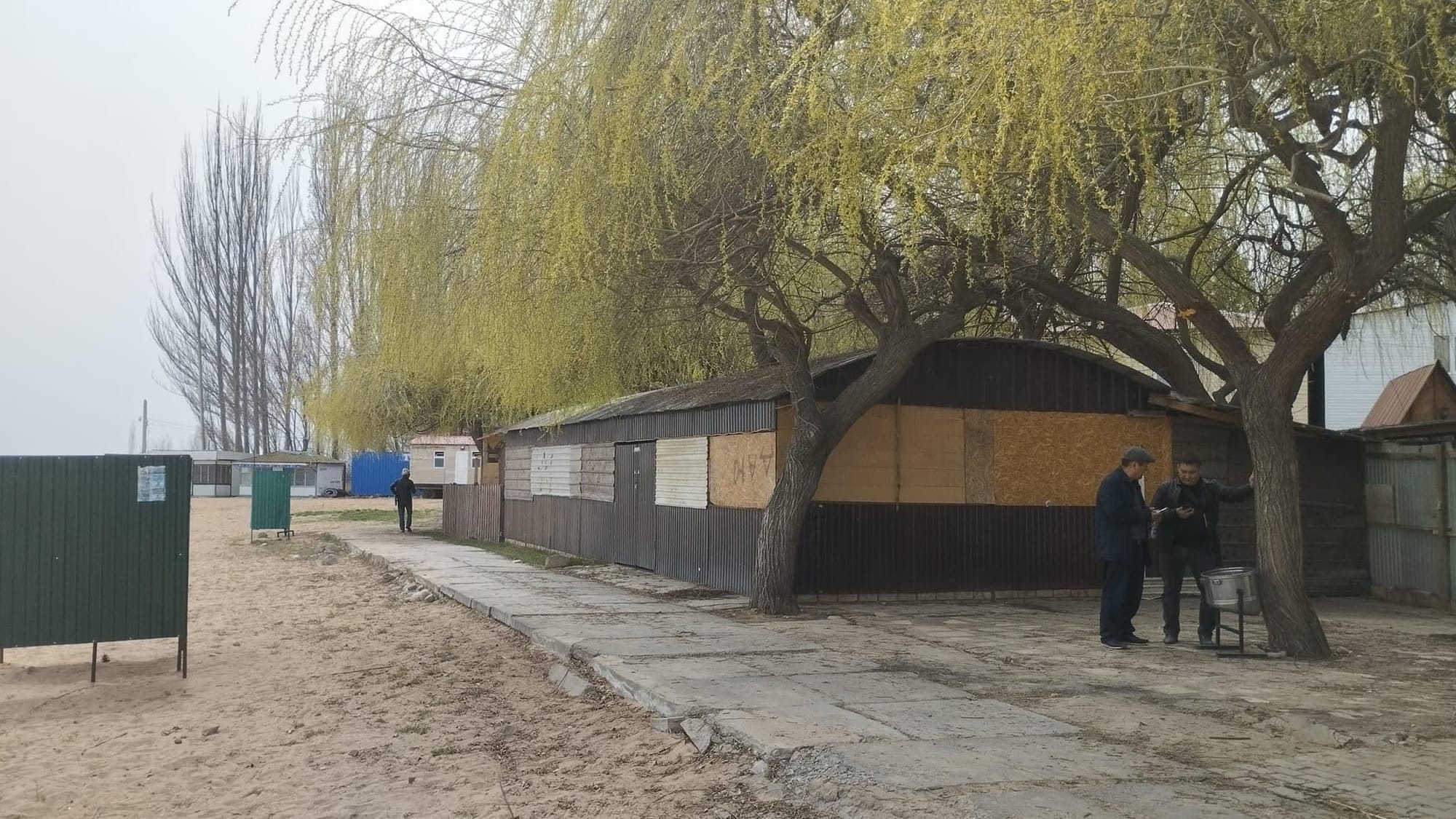 Застройка водоохранной зоны Иссык-Куля: власти не довольны захватом побережья частниками