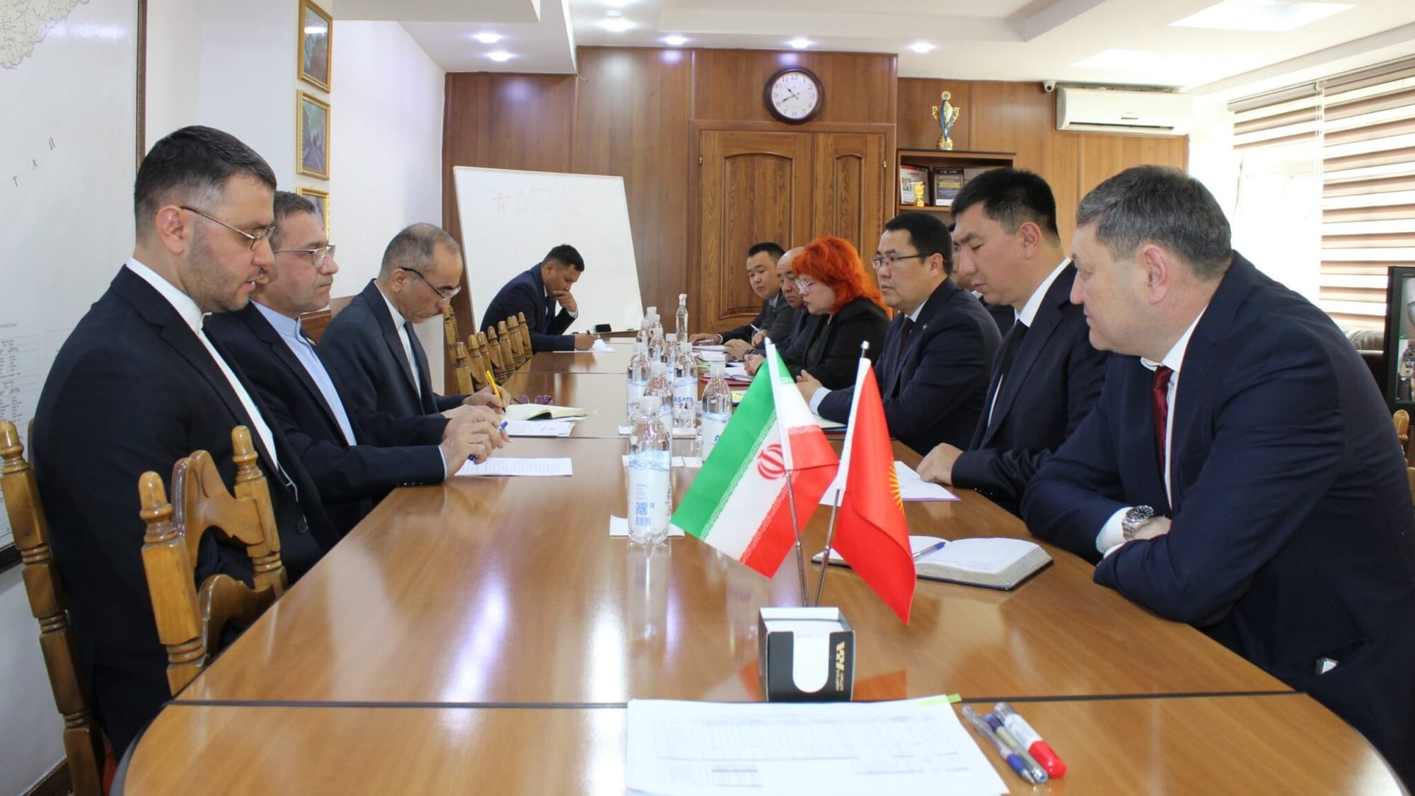 Кыргызстан и Иран обсудили увеличение объемов грузоперевозок