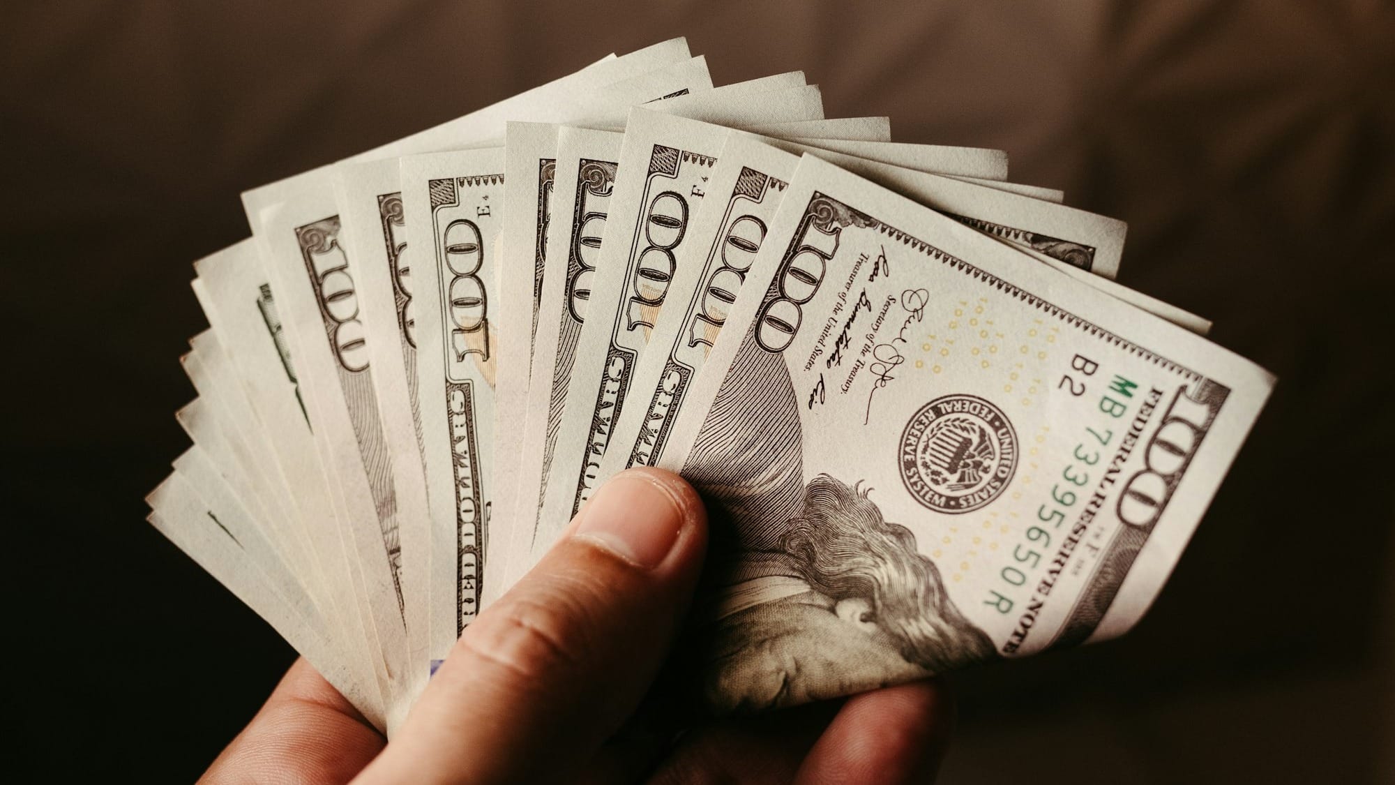 На прошлой неделе комбанки КР купили на валютных торгах почти $53 млн