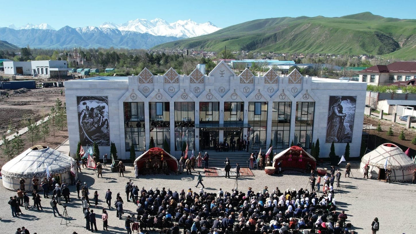 В Бишкеке открыли новое здание Кыргызского национального театра «Манас»