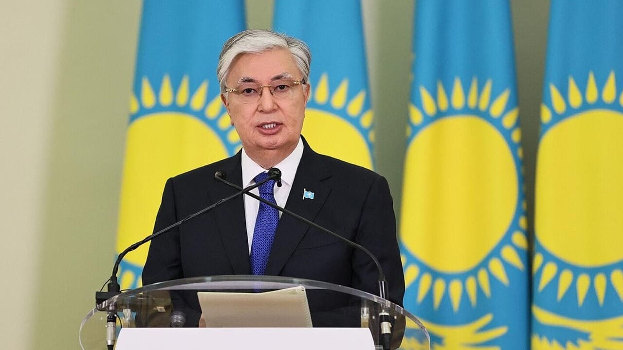 Токаев сделал заявление о мирных переговорах Азербайджана и Армении в Алматы