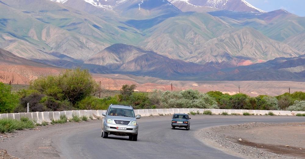 Арабские фонды дают $116 млн на ремонт Иссык-Кульской кольцевой дороги