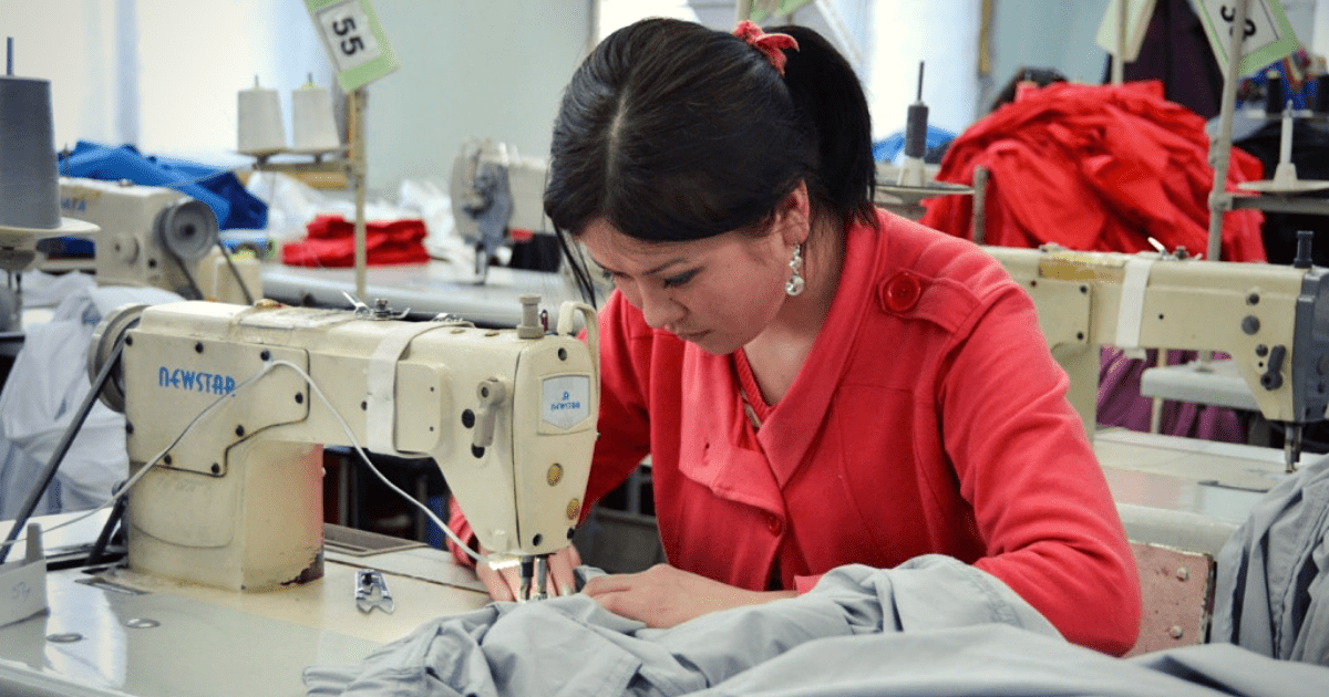 Для швейников существенно снизили ставки страховых взносов