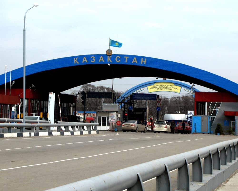 Граница с Казахстаном открыта – для прохождения нужен отрицательный ПЦР-тест