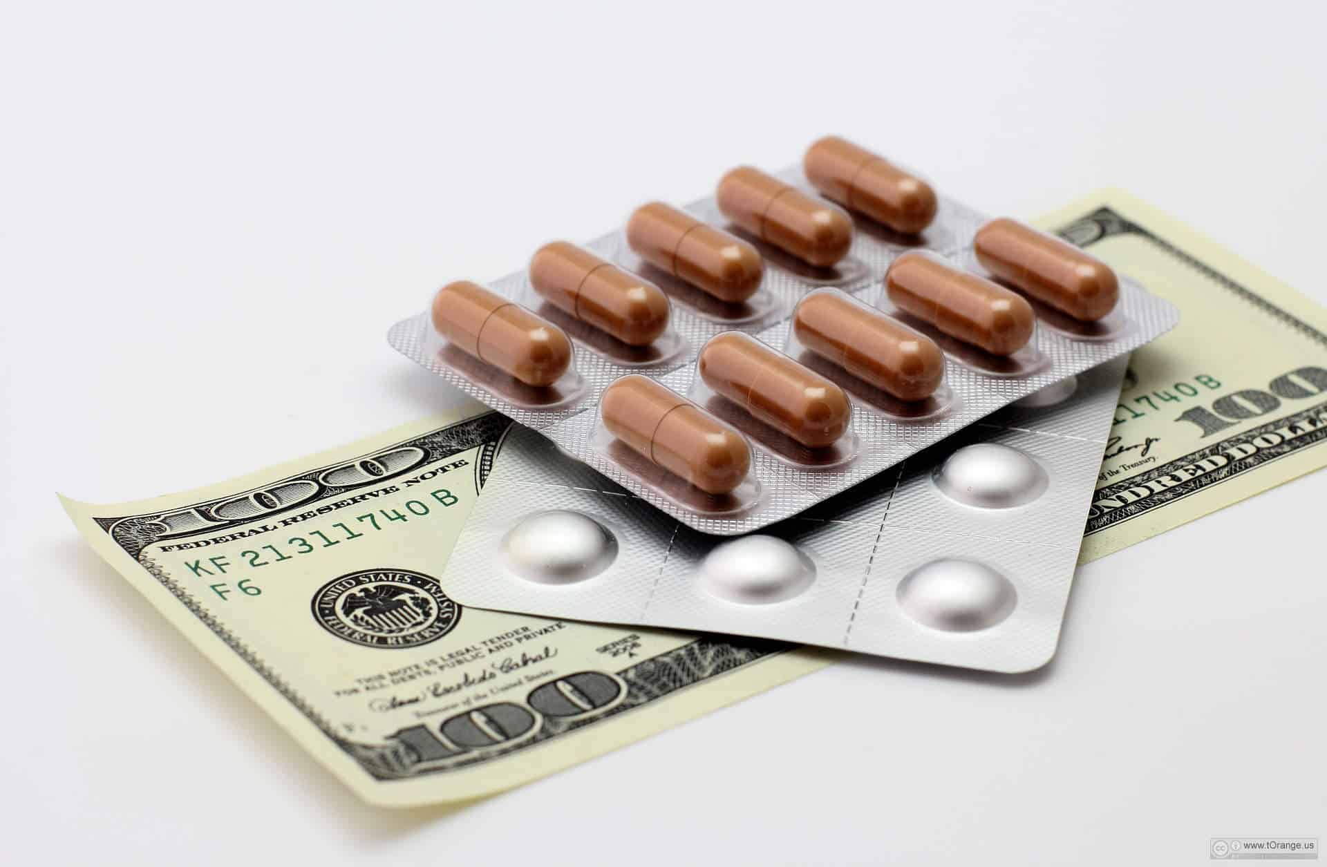 Из-за роста цен на лекарства предлагается изменить сроки годности средств для гумпомощи