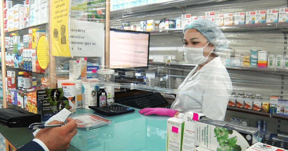 В Бишкеке и в Оше выявили 64 аптеки, продающие лекарства без разрешения — общий штраф составил 178 тысяч сомов