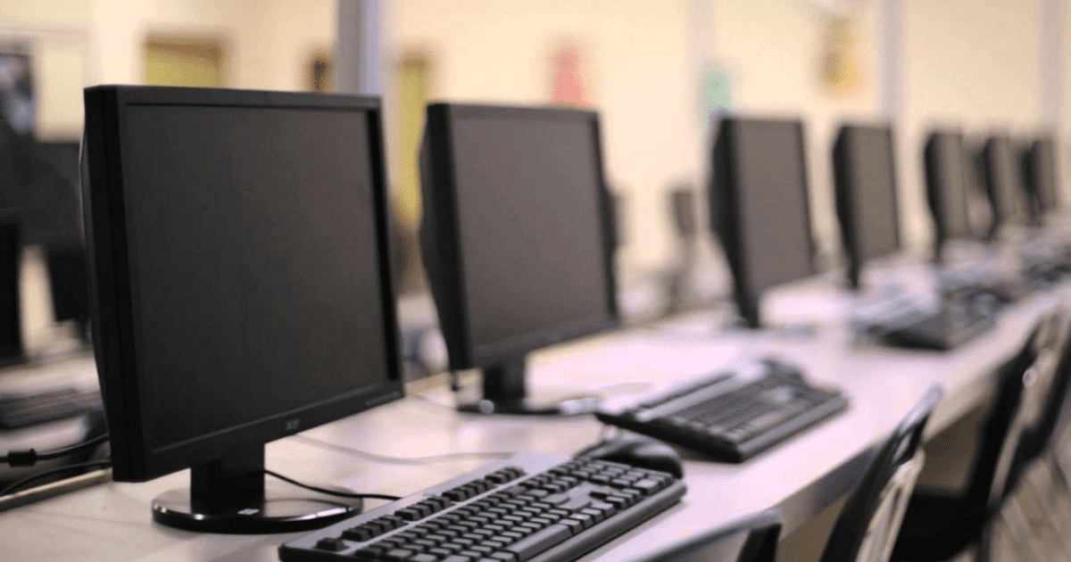 МАР направит $50 млн на оснащение 1200 школ Кыргызстана компьютерной техникой