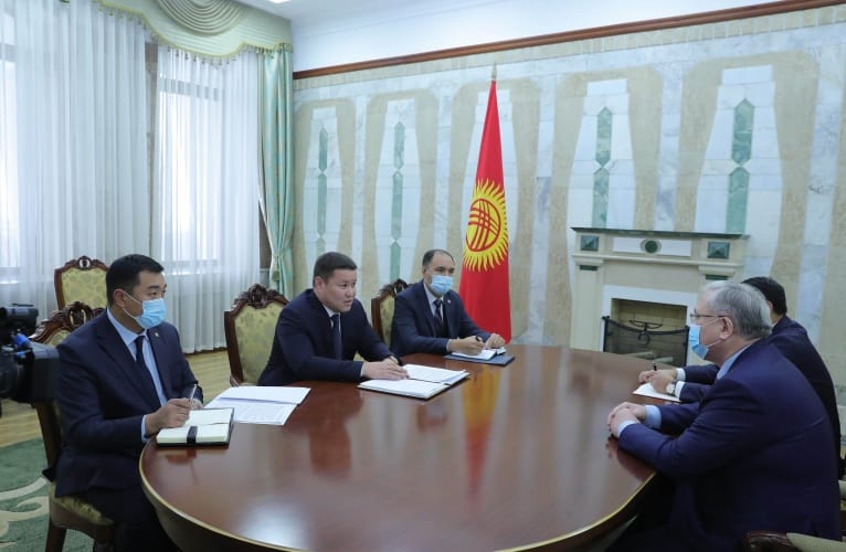 Кыргызстан просит Казахстан ослабить ограничения при пересечении границы