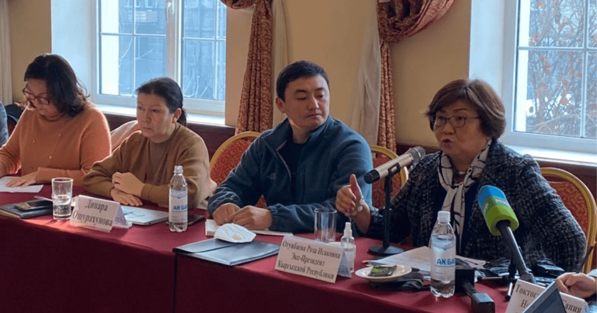 Международные организации могут прекратить финансирование Кыргызстана – Отунбаева