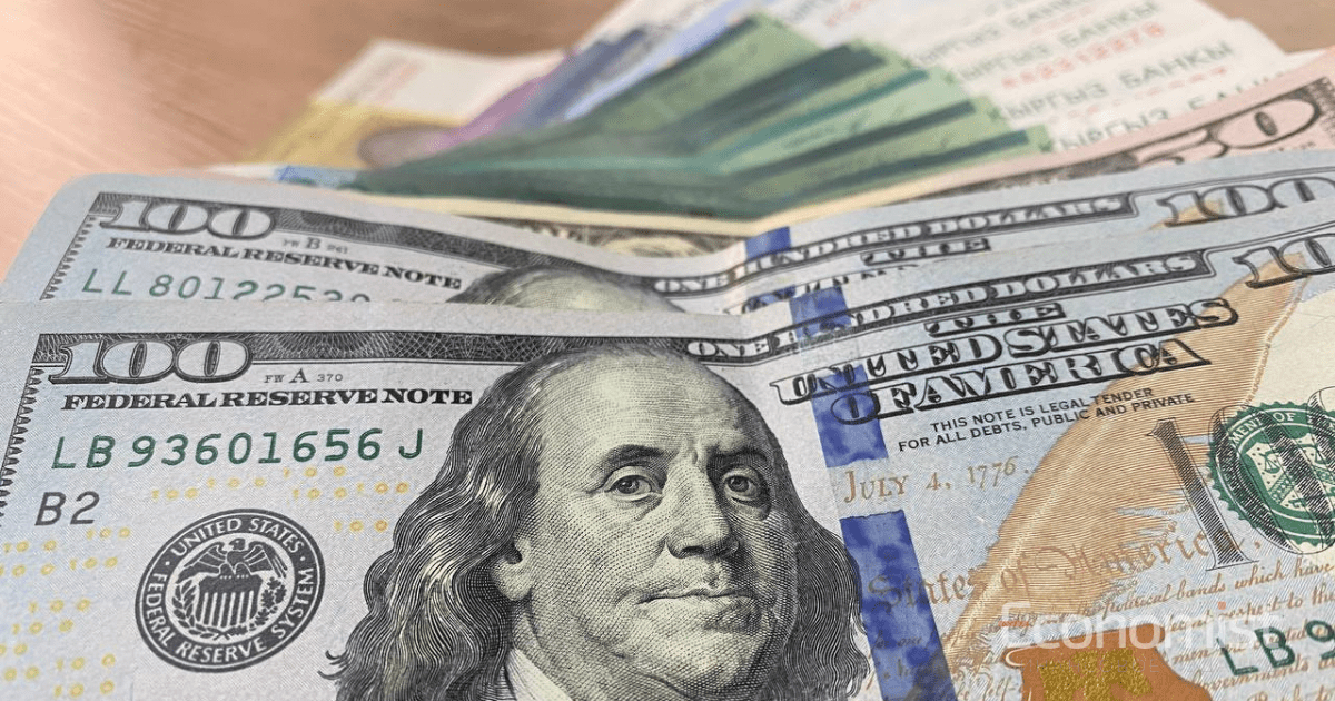 Курс доллара в следующем году будет держаться на уровне 83.3 сома — прогноз ЕАБР