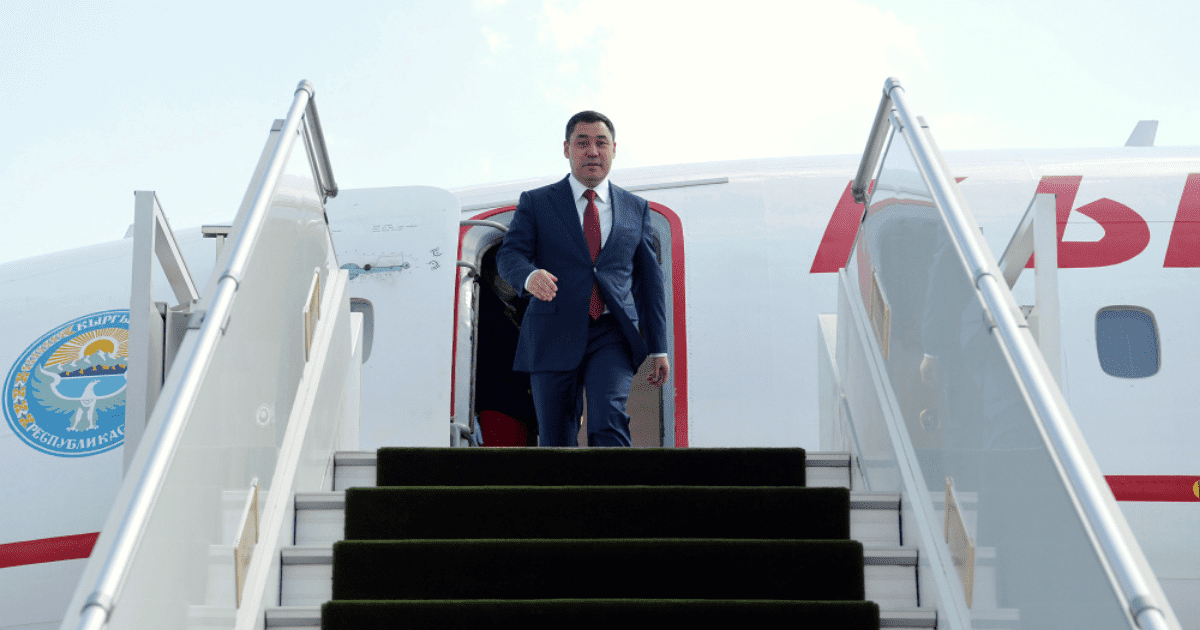 Президент вылетел в Стамбул — в делегации четыре министра