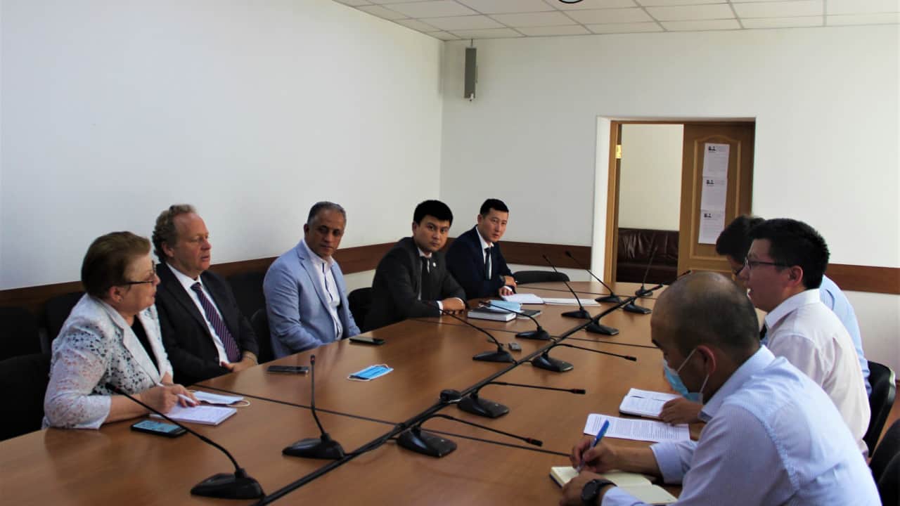 Представители «Абу Даби Исламик Банка» посетили Кыргызстан — хотят открыть коммерческий банк