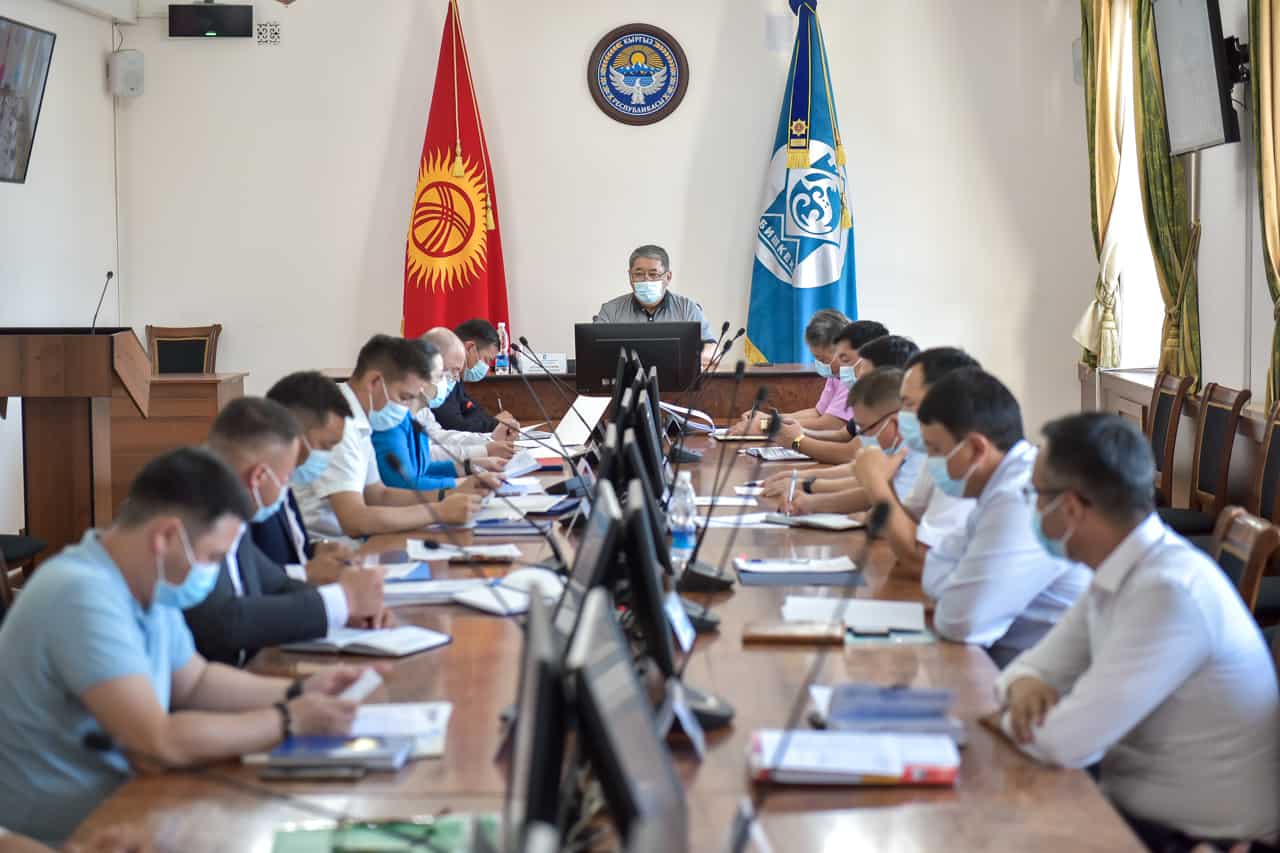 Неблагоприятная эпидситуация — муниципальным чиновникам Бишкека объявлен выговор