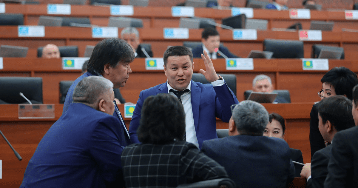 Против молодых – сразу 45 депутатов выступили за повышение возраста для новых депутатов Жогорку Кенеша