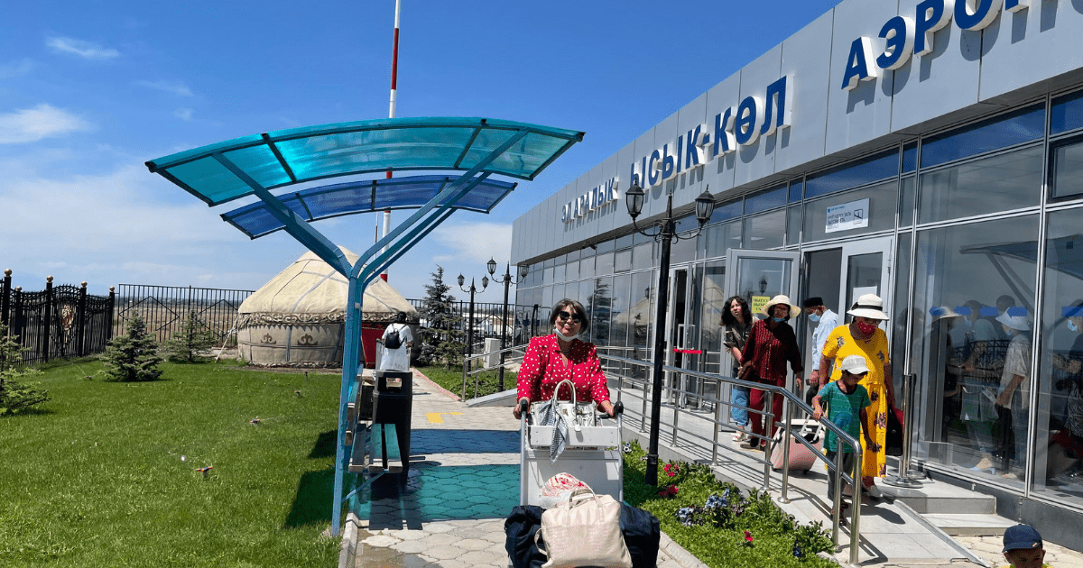 Аэропорт «Иссык-Куль» встретил первый за 8 лет рейс из Джалал-Абада