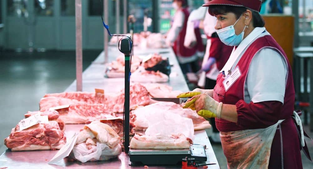 Госантимонополия попросила торговые сети снизить аренду продавцам мяса, чтобы немного сбить цены