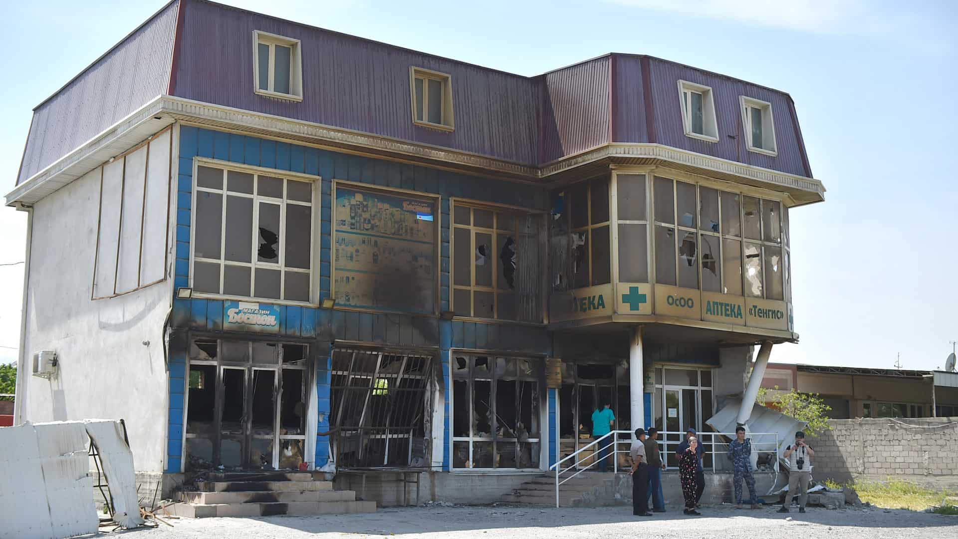 Пострадавшему бизнесу Баткенской области выплатят компенсации и предоставят бюджетные кредиты