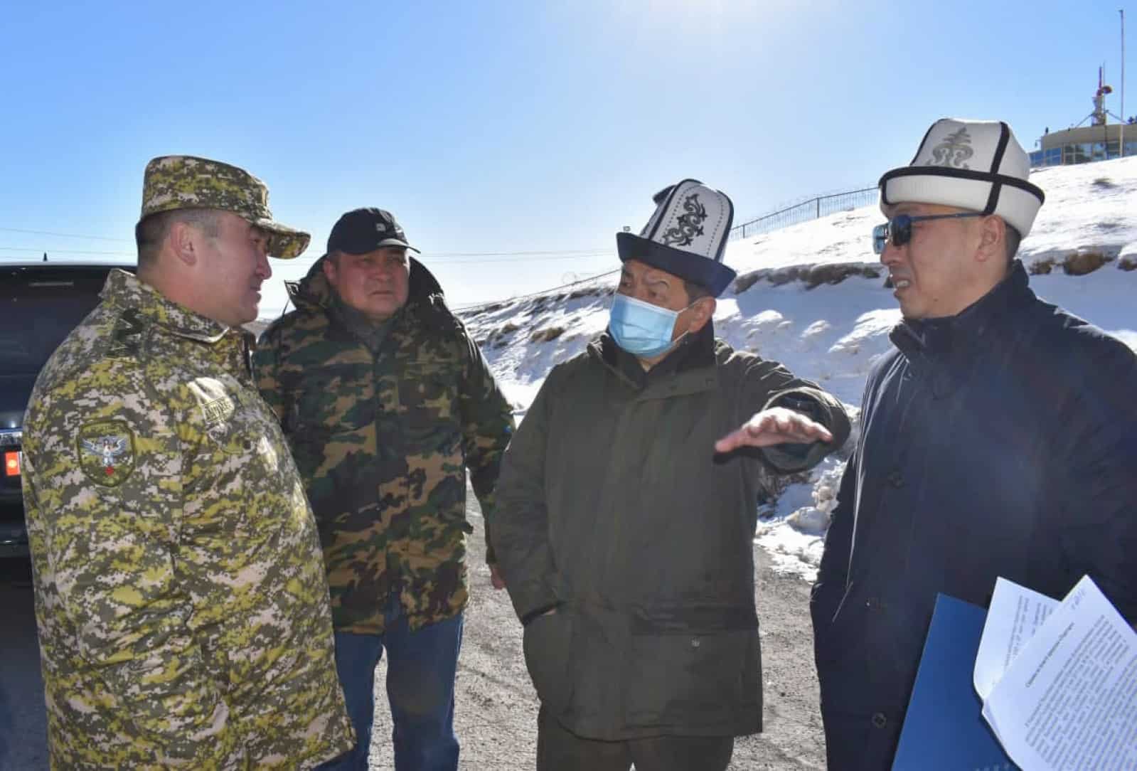 Акылбек Жапаров посетил пункт «Торугарт» – обещал увеличить пропуск грузовиков из Китая
