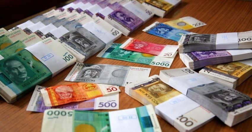 Счета и депозиты в комбанках за год пополнились на 107 млрд сомов