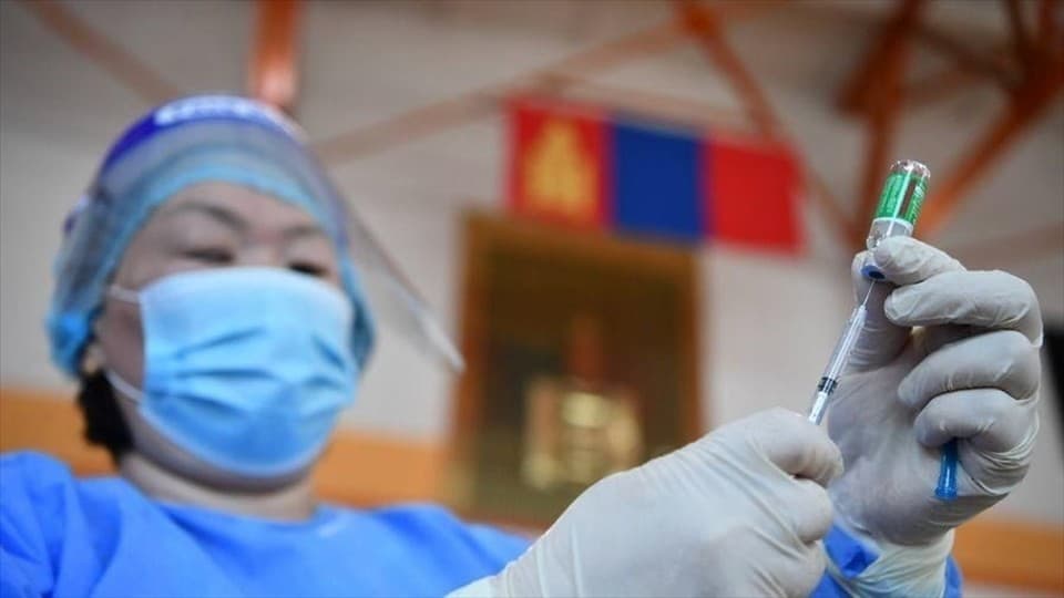 АБР выделит Кыргызстану $25 млн на вакцинацию — половина кредит